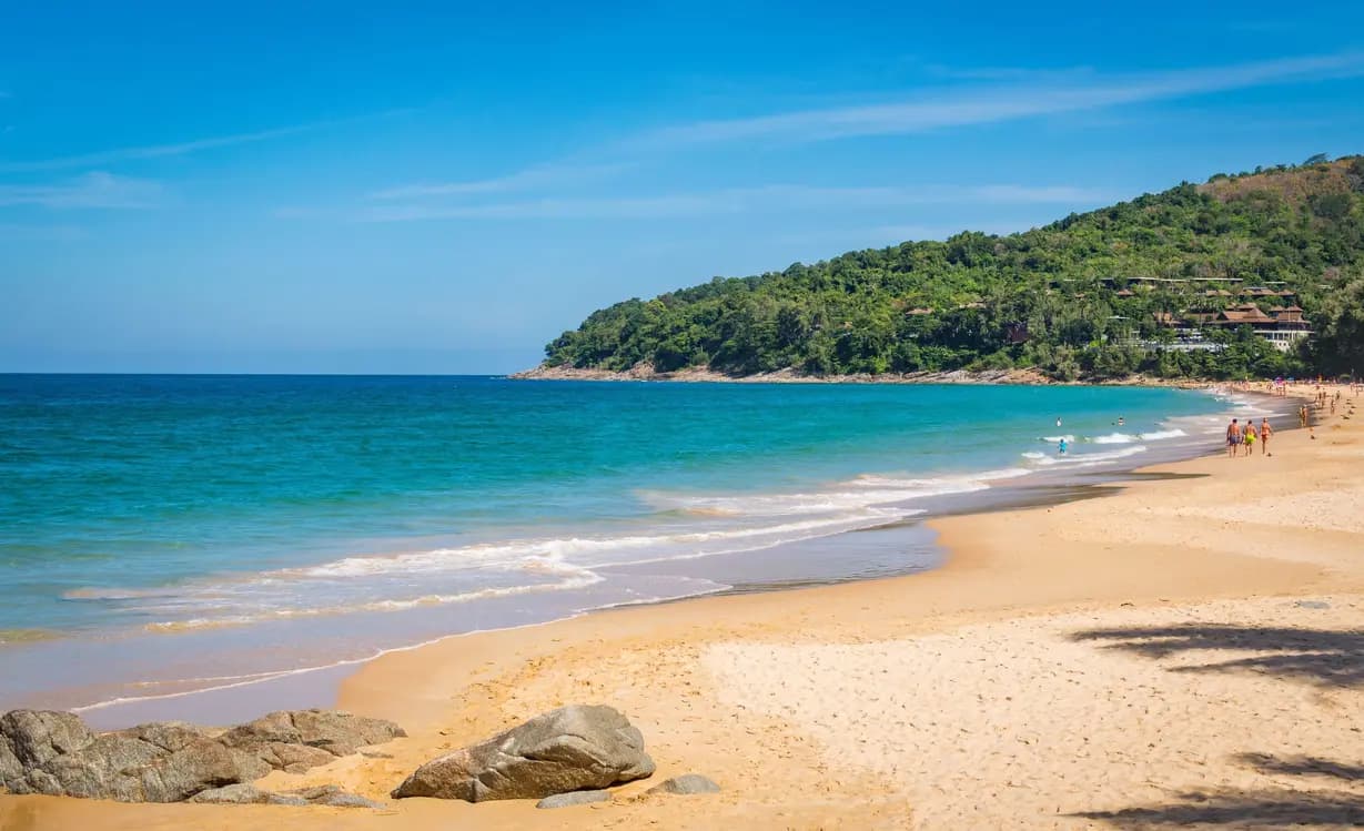 หาดในทอน